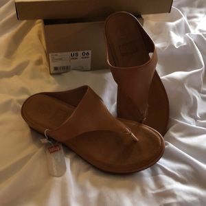 NEW Fit Flop Banda Tan Flip Flops